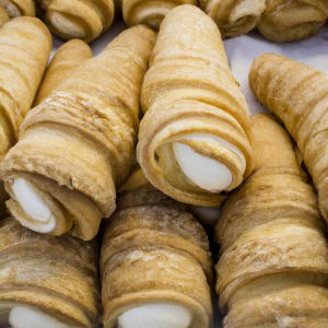 rurki z bitą śmietaną i serkiem mascarpone
